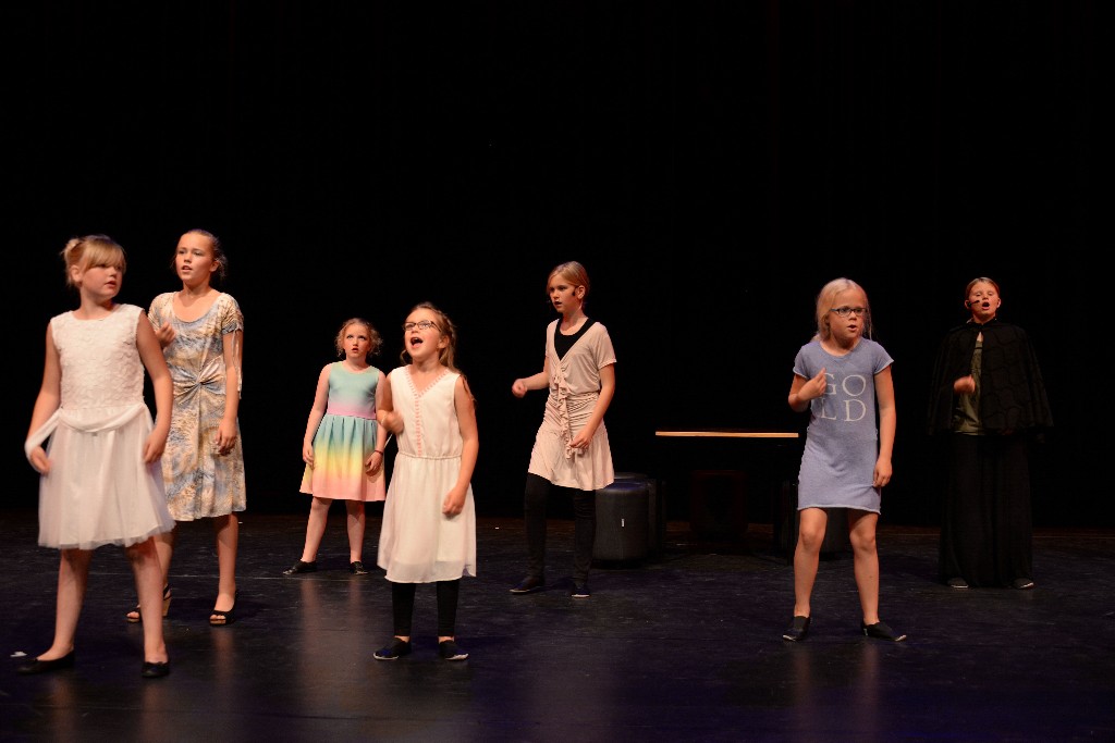 ../Images/Musical Nanny de Vries 236.jpg